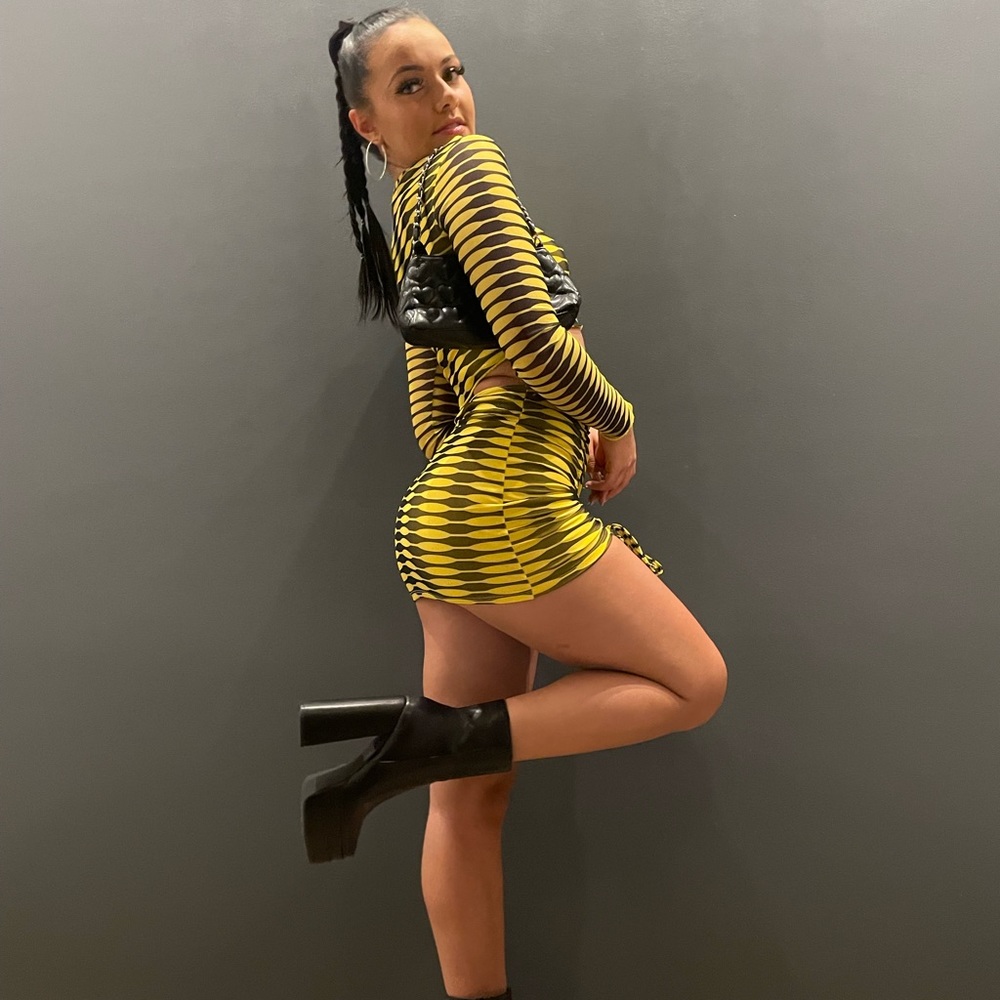 Edikted two piece set yellow